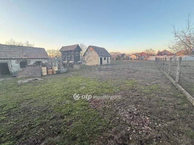 Eladó családi ház, Újfehértón 37 M Ft, 2 szobás