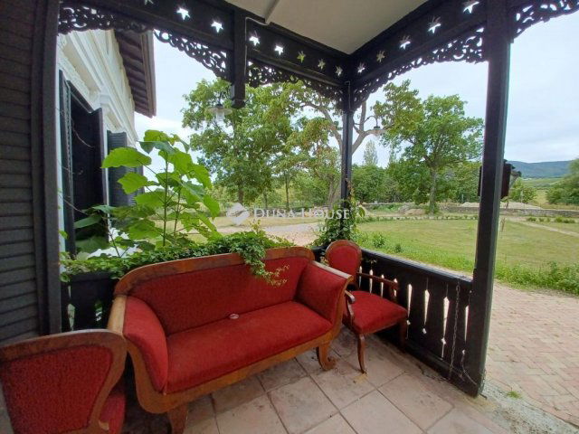 Eladó családi ház, Nemesvitán 800 M Ft, 6 szobás