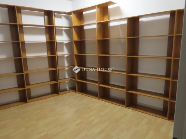 Kiadó iroda, Budapesten, IV. kerületben, Árpád úton