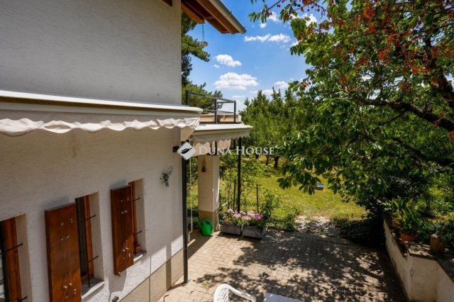 Eladó családi ház, Zsámbékon 108 M Ft, 4 szobás