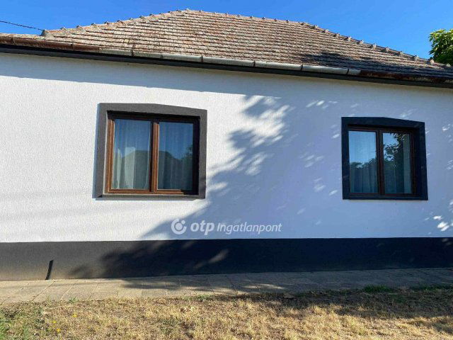 Eladó családi ház, Hercegszántón 29.9 M Ft, 4 szobás