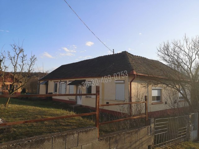 Eladó családi ház, Cserháthalápon 12.9 M Ft, 5 szobás