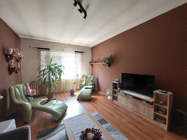 Eladó családi ház, Piliscséven 89.9 M Ft, 5 szobás
