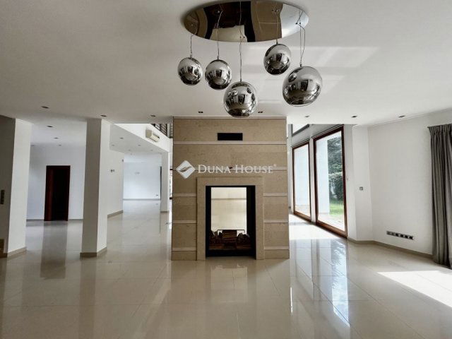 Eladó családi ház, Budapesten, III. kerületben 827.75 M Ft