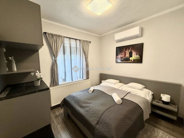 Eladó családi ház, Villányban 119.9 M Ft, 4 szobás