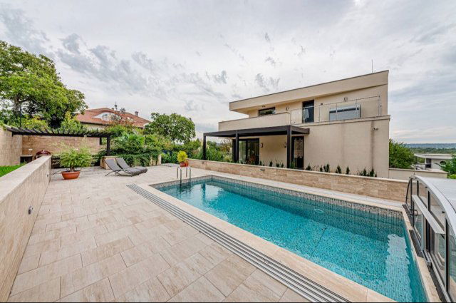 Eladó családi ház, Budapesten, XI. kerületben 250 M Ft, 3 szobás