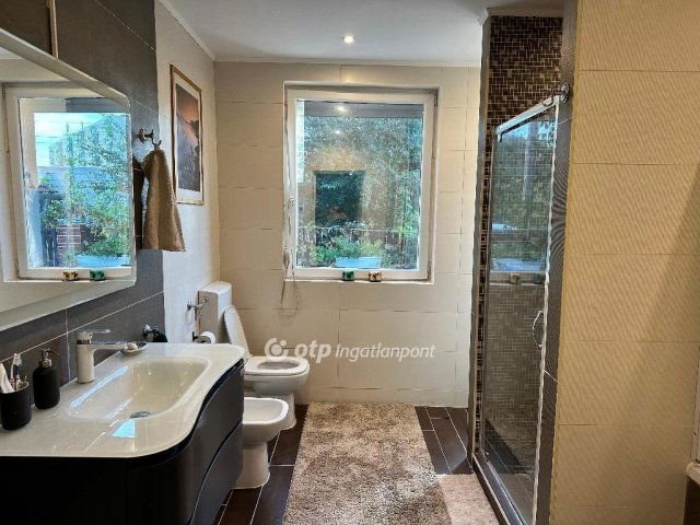 Eladó családi ház, Budapesten, XI. kerületben 235 M Ft, 6 szobás