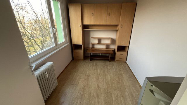 Eladó panellakás, Nyíregyházán 41.5 M Ft, 3 szobás