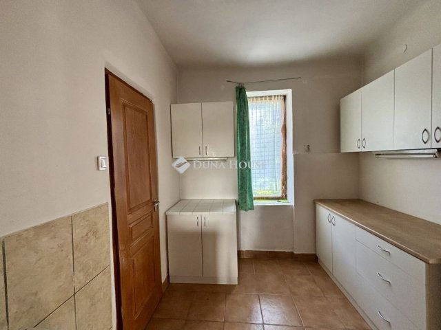 Eladó családi ház, Visegrádon 54.5 M Ft, 2 szobás