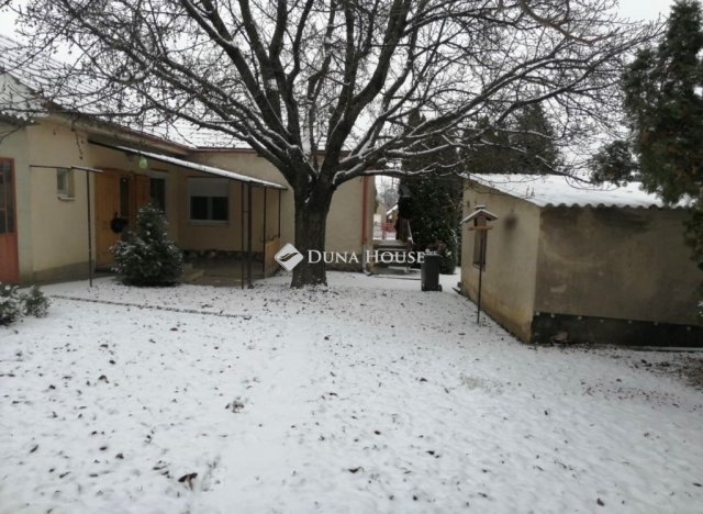 Eladó családi ház, Pécsváradon 64.9 M Ft, 4 szobás