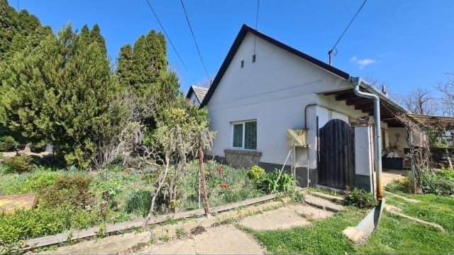 Eladó családi ház, Rácalmáson 28.5 M Ft, 2 szobás