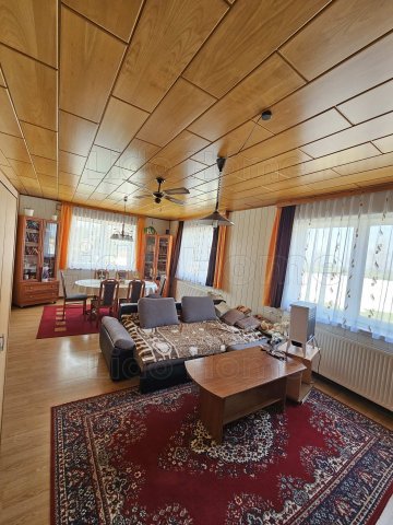 Eladó családi ház, Halászin 89.5 M Ft, 5 szobás