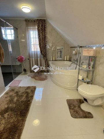 Eladó családi ház, Budapesten, X. kerületben 199 M Ft, 4 szobás