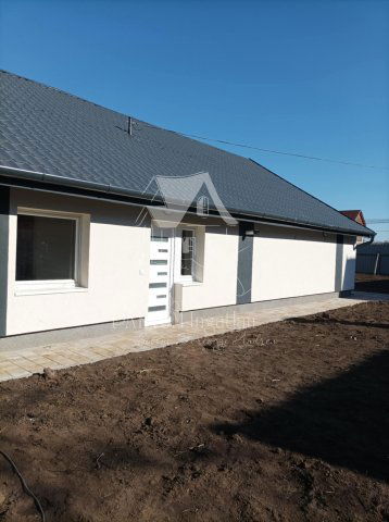 Eladó családi ház, Szolnokon 69 M Ft, 3 szobás