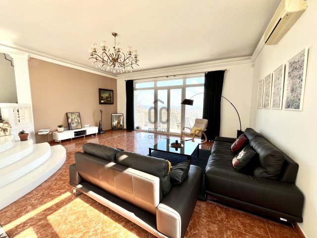 Eladó családi ház, Budapesten, III. kerületben 315 M Ft