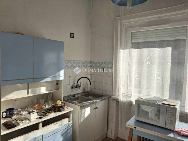 Eladó családi ház, Dunaharasztin 110 M Ft, 6 szobás