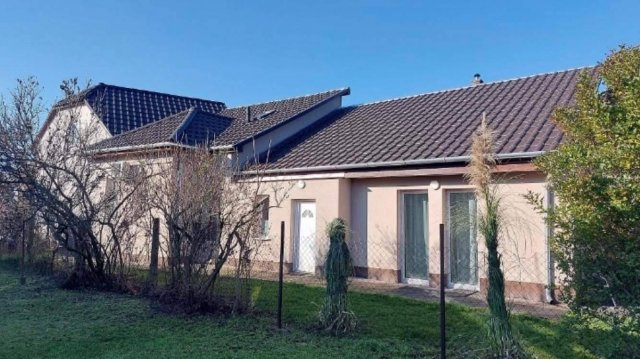 Eladó családi ház, Budapesten, XV. kerületben 134.5 M Ft