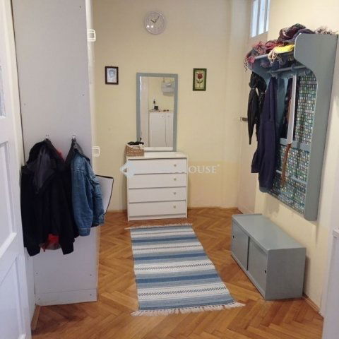 Eladó téglalakás, Pécsett 75 M Ft, 4 szobás