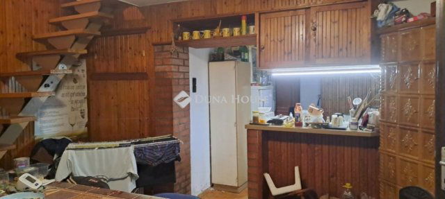 Eladó családi ház, Cegléden 42 M Ft, 3 szobás