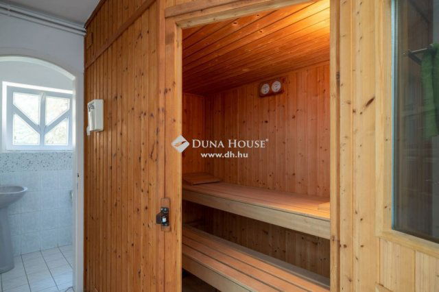 Eladó családi ház, Budapesten, II. kerületben 368.6 M Ft