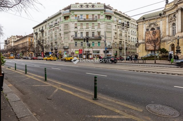 Eladó üzlethelyiség, Budapesten, V. kerületben 321 M Ft