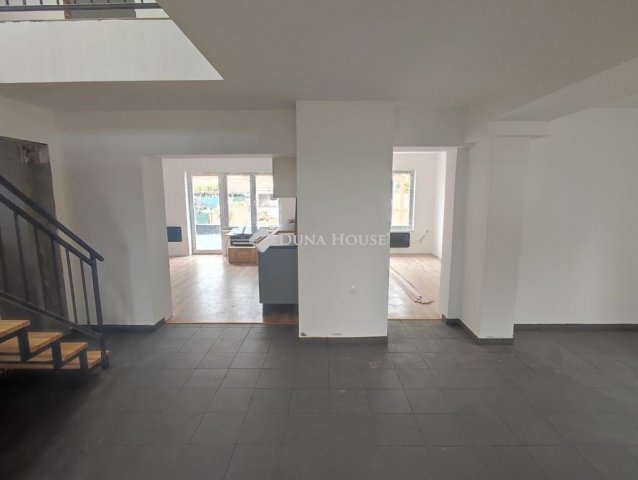 Eladó családi ház, Vértesszőlősön 110 M Ft, 4 szobás