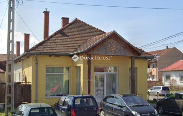 Eladó iroda, Szurdokpüspökin, Szabadság téren 5.41 M Ft