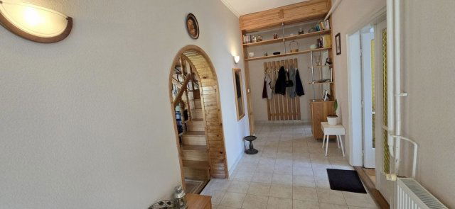 Eladó családi ház, Nyáregyházán 119.99 M Ft, 7 szobás