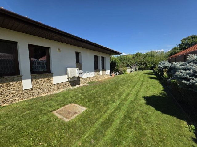 Eladó családi ház, Cegléden 194.9 M Ft, 4 szobás