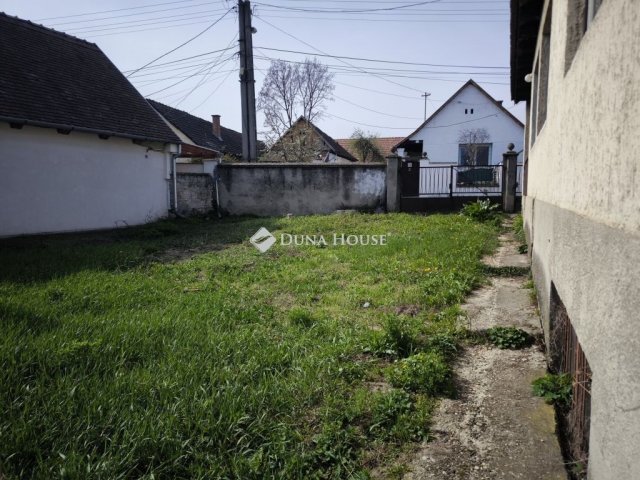 Eladó családi ház, Tahitótfalun 45 M Ft, 3 szobás
