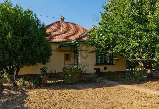 Eladó családi ház, Solton 45 M Ft, 3 szobás