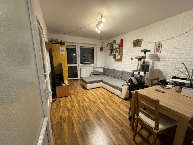 Eladó panellakás, Budapesten, III. kerületben 64.999 M Ft