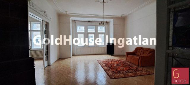 Eladó téglalakás, Budapesten, V. kerületben, Október 6. utcában