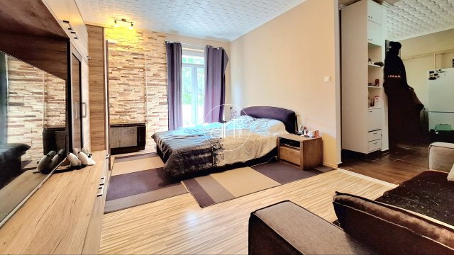 Eladó téglalakás, Hódmezővásárhelyen, Szabadság téren