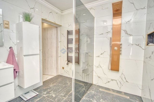 Eladó családi ház, Gyálon 299 M Ft, 7 szobás