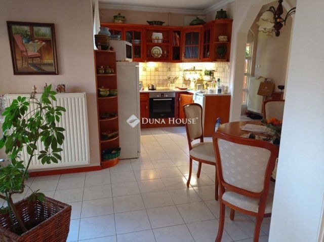 Eladó családi ház, Gödön 140 M Ft, 3 szobás