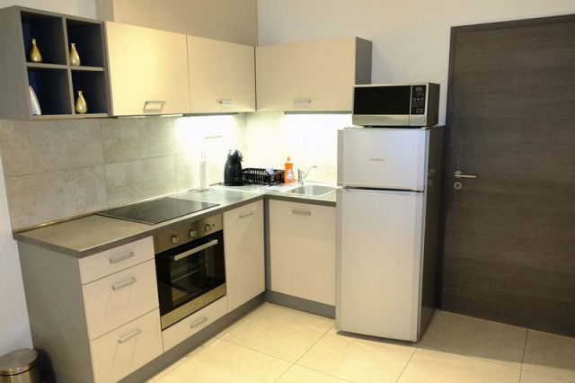 Kiadó téglalakás, albérlet, Pécsett 190 E Ft / hó, 1 szobás