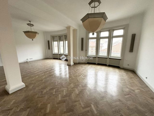 Eladó téglalakás, Budapesten, V. kerületben 480 M Ft, 4 szobás