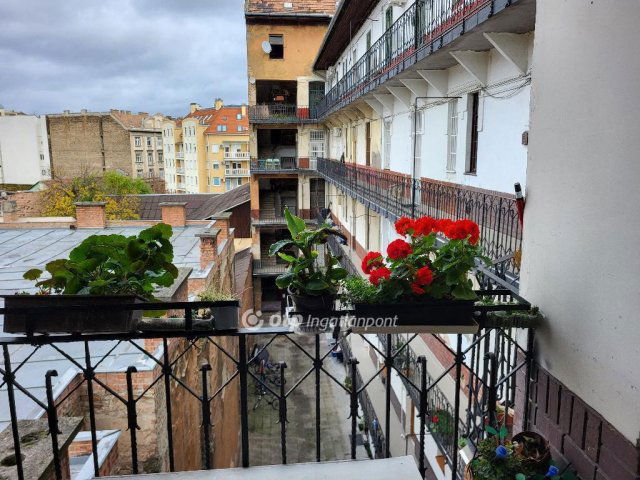 Eladó téglalakás, Budapesten, VIII. kerületben 46.5 M Ft