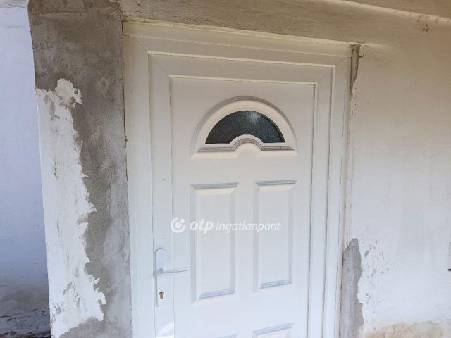 Eladó családi ház, Vanyolán 15 M Ft, 3 szobás