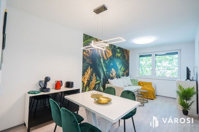 Eladó téglalakás, Siófokon 74.9 M Ft, 2 szobás