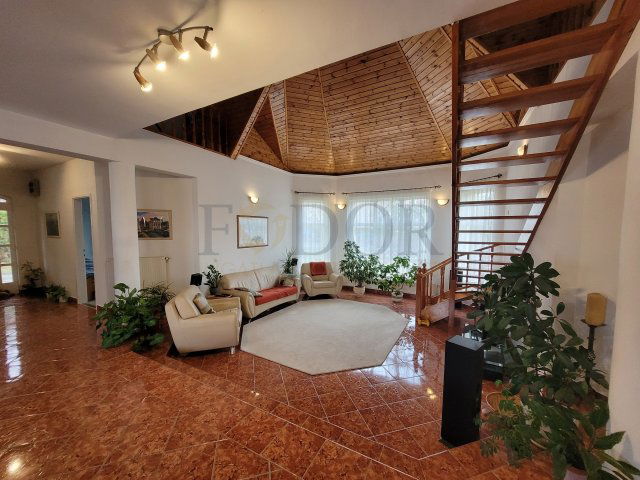 Eladó családi ház, Fóton 168.9 M Ft, 5 szobás