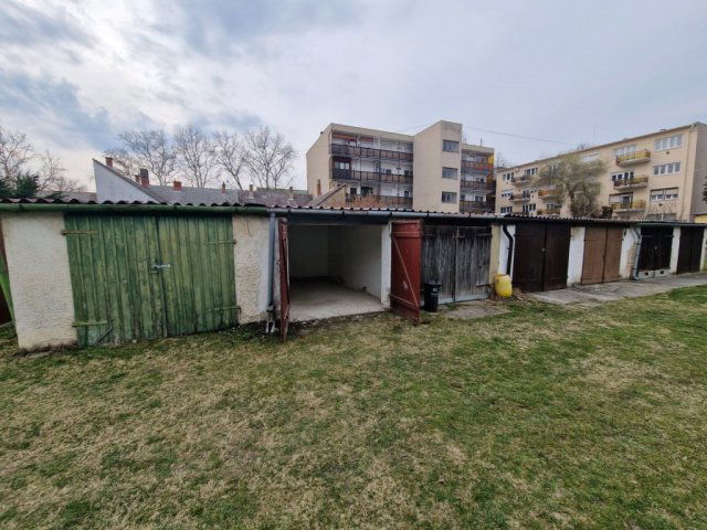 Kiadó garázs, Kaposváron, Gróf Apponyi Albert utcában, 1 szobás