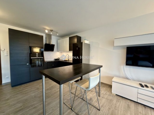 Eladó téglalakás, Balatonfüreden 88.5 M Ft, 2 szobás