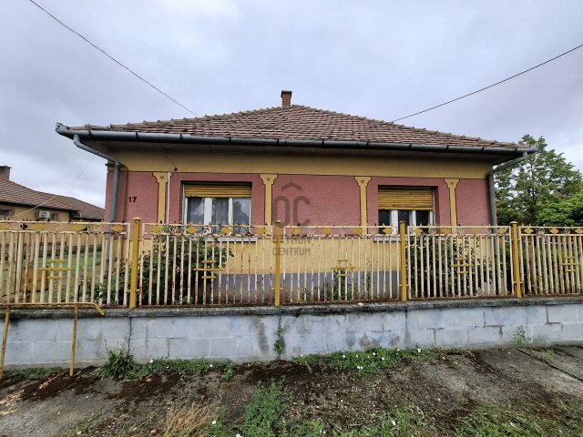Eladó családi ház, Tápiószentmártonon 24.9 M Ft, 2 szobás