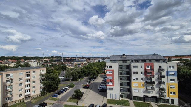 Eladó panellakás, Sopronban 41.5 M Ft, 2 szobás
