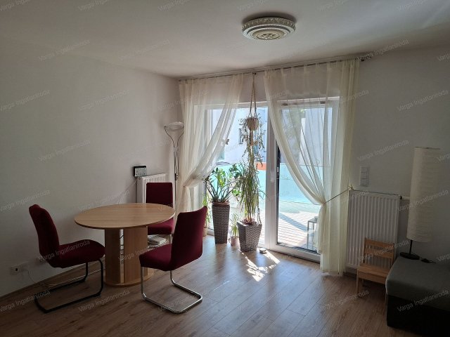 Kiadó téglalakás, albérlet, Sopronban 240 E Ft / hó, 3 szobás