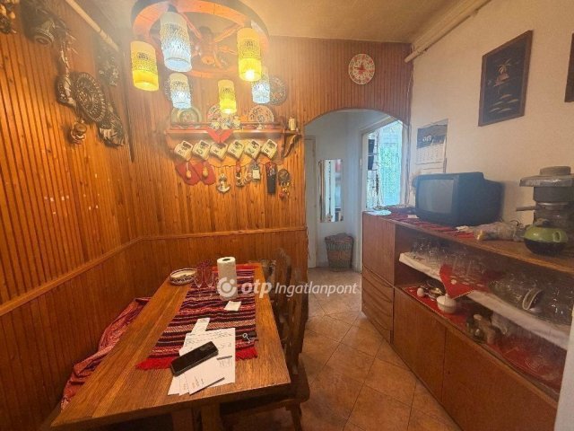 Eladó panellakás, Budapesten, III. kerületben 69.5 M Ft