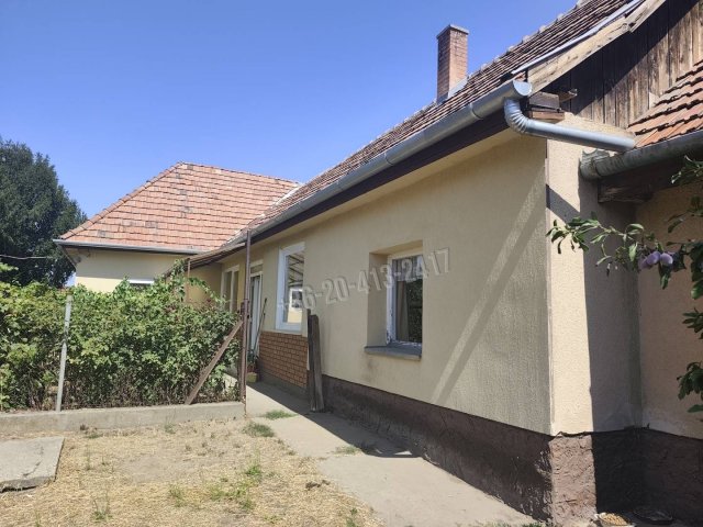 Eladó családi ház, Pilisen 62.5 M Ft, 2 szobás