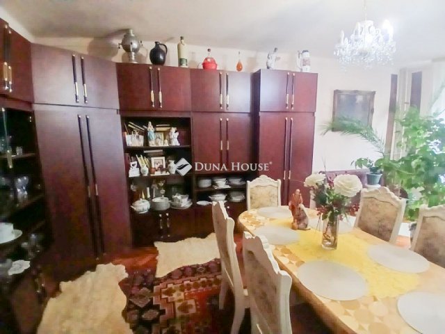 Eladó családi ház, Tégláson 109 M Ft, 6 szobás